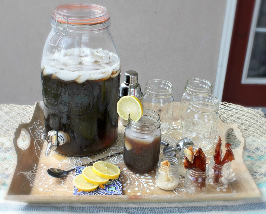 Celebrate "The 50th Annual CMA Awards" with the perfect country chic inspired serving tray + Texas T